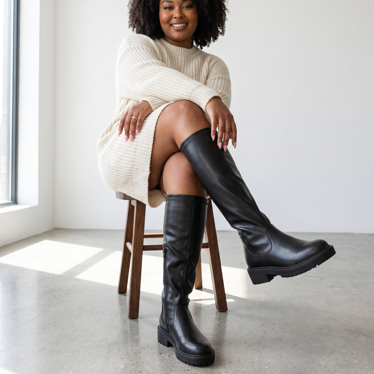 Women's Knee High Stretch Boots in black – view 2